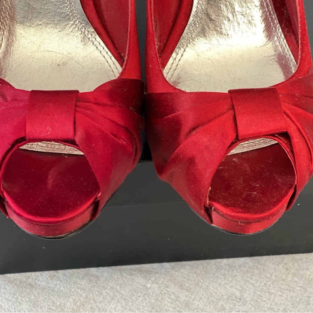 Deep red White House Black Market shoes size 7.5